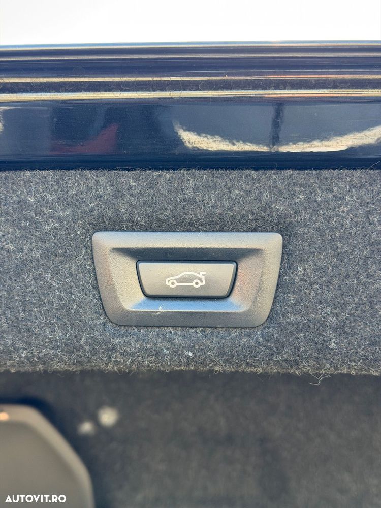 BMW Seria 5 530i xDrive AT - 27