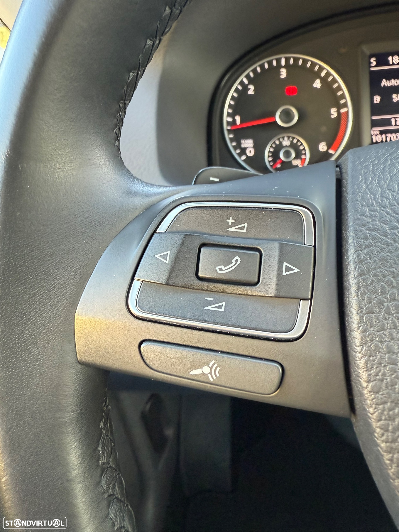VW Touran 1.6 TDI DPF BlueMotion DSG Comfortline - 13