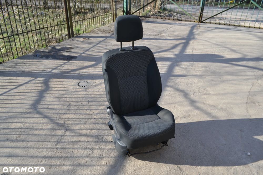 MERCEDES CITAN W415 RENAULT KANGOO FOTEL PRAWY PASAŻERA PODGRZEWANY POMORSKIE - 1