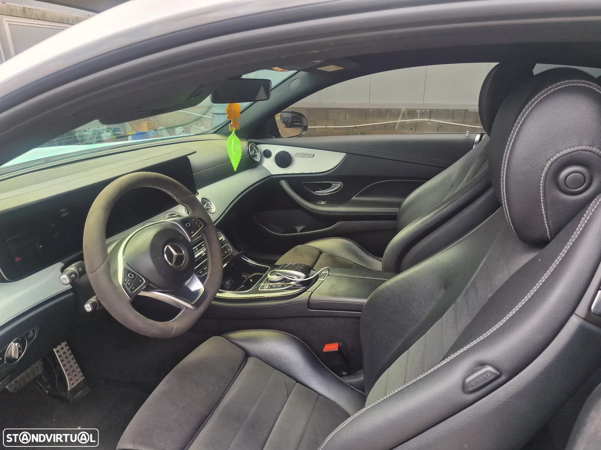 Mercedes-Benz E 220 d Coupe 9G-TRONIC AMG Line - 26