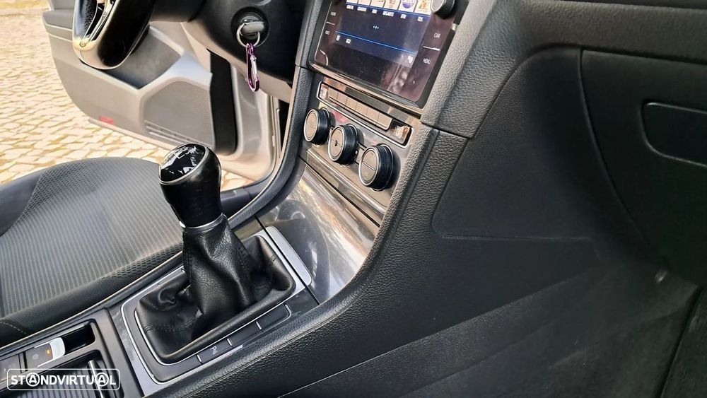 VW Golf Variant 1.6 TDi Confortline - 17