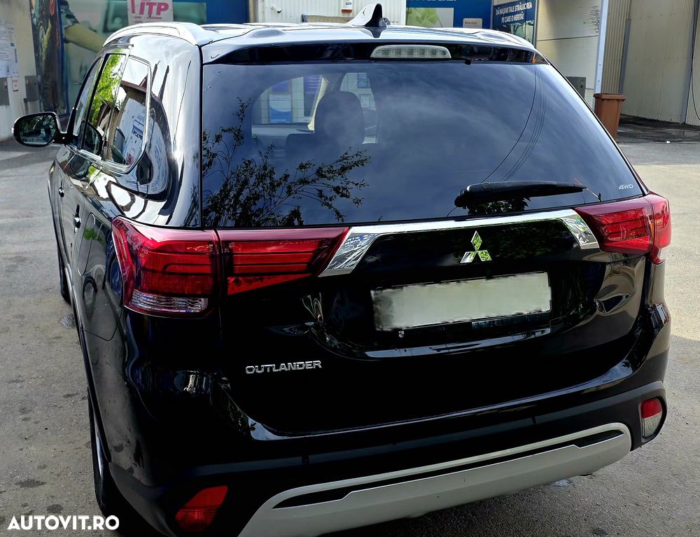 Mitsubishi Outlander 2.0L AS&G CVT Invite - 3