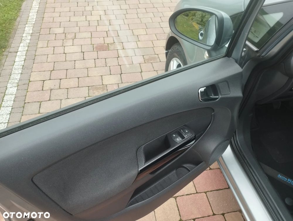 Opel Corsa 1.4 16V 150 Jahre - 10