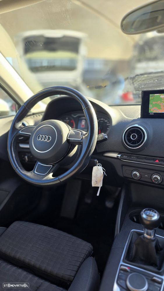 Audi A3 Sportback 1.6 TDI Ambiente - 11