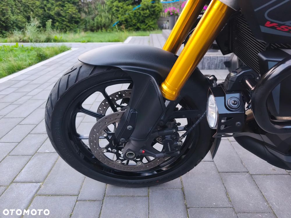 Suzuki V-STROM - 24