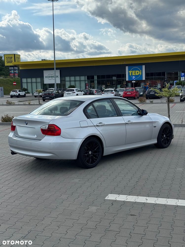 BMW Seria 3 318d - 5