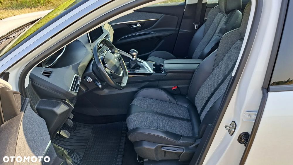 Peugeot 3008 1.5 BlueHDi GT S&S - 26