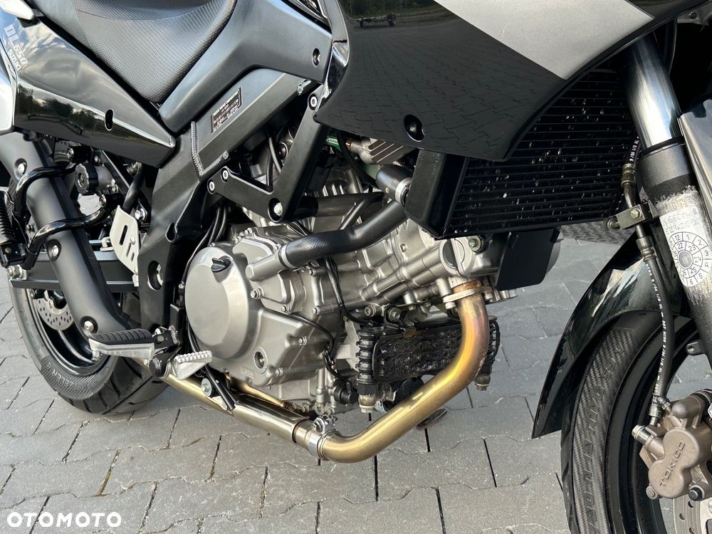 Suzuki V-STROM - 15