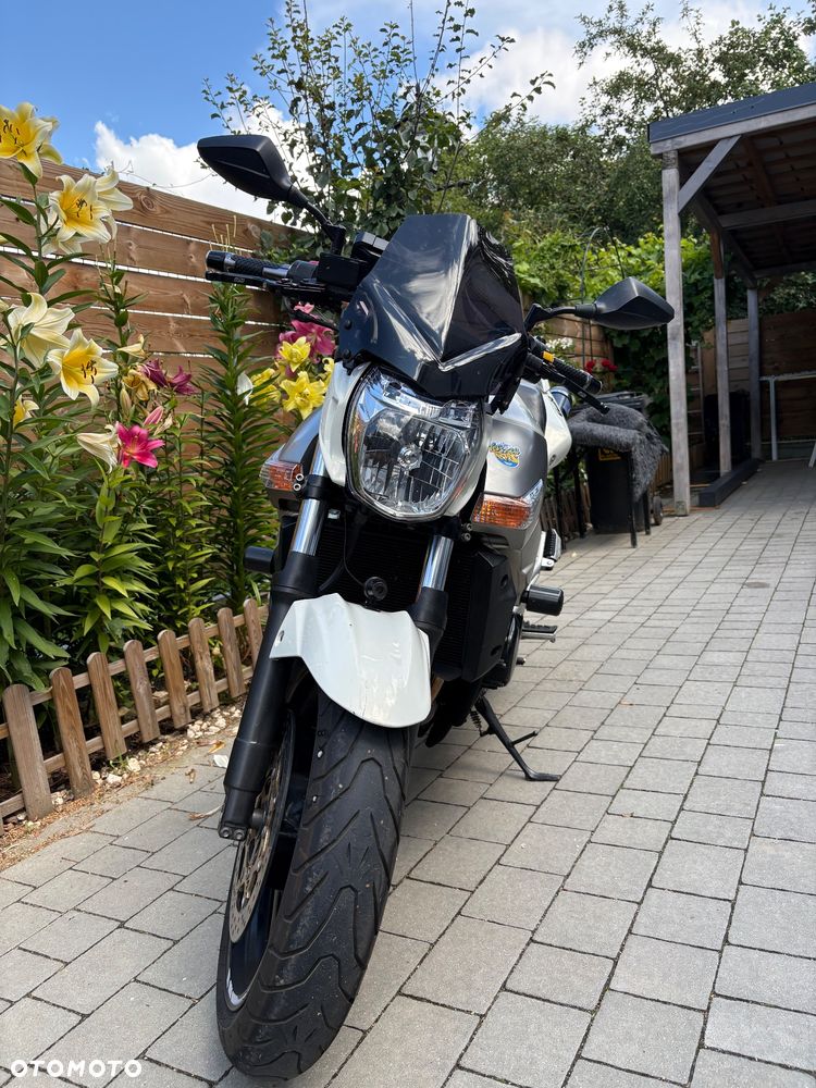 Suzuki GSR - 3
