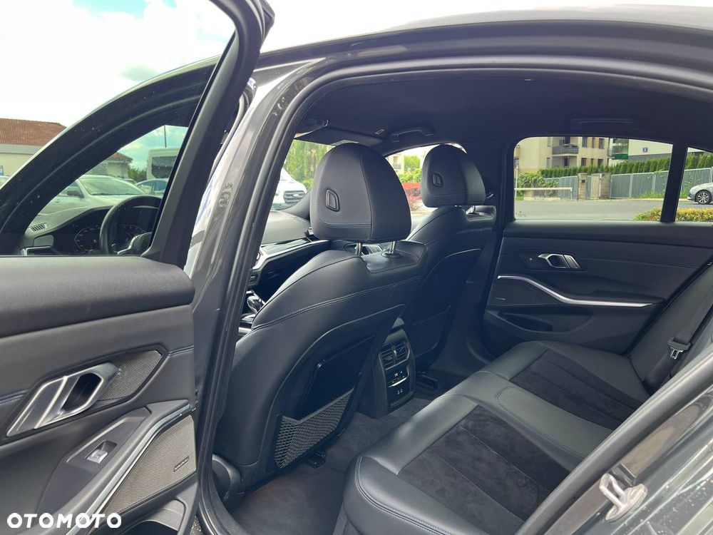 BMW Seria 3 M340i xDrive - 12