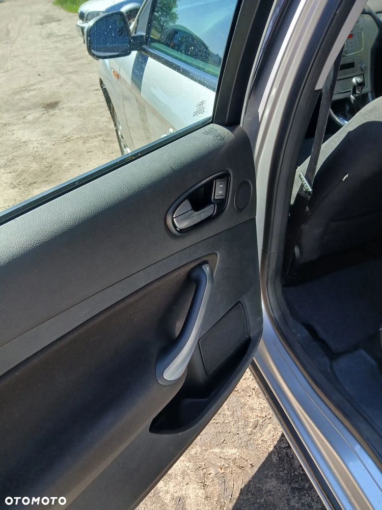 Ford Mondeo 1.6 Trend - 11