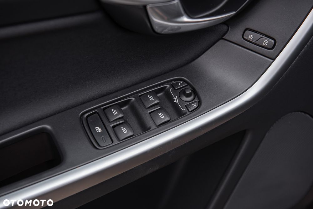 Volvo XC 60 2.4D DRIVe Summum - 16