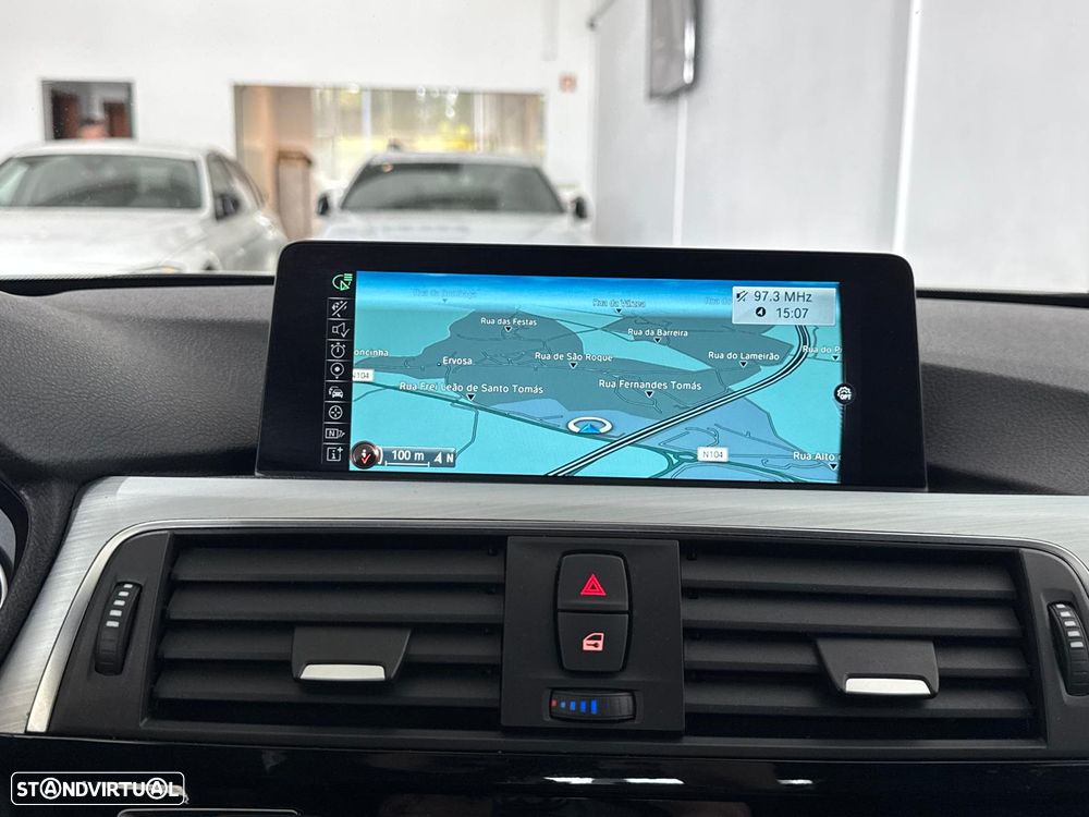 BMW 320 d xDrive Pack M Auto - 24