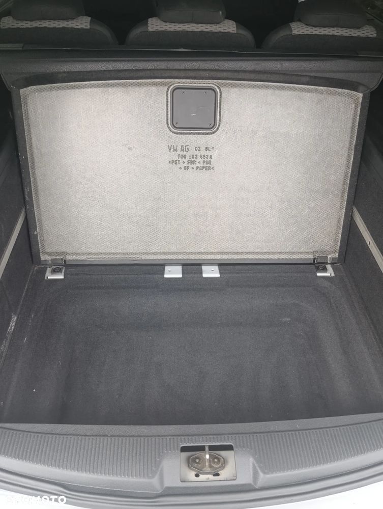 Volkswagen Sharan 2.0 TDI DPF BlueMotion Trendline - 16