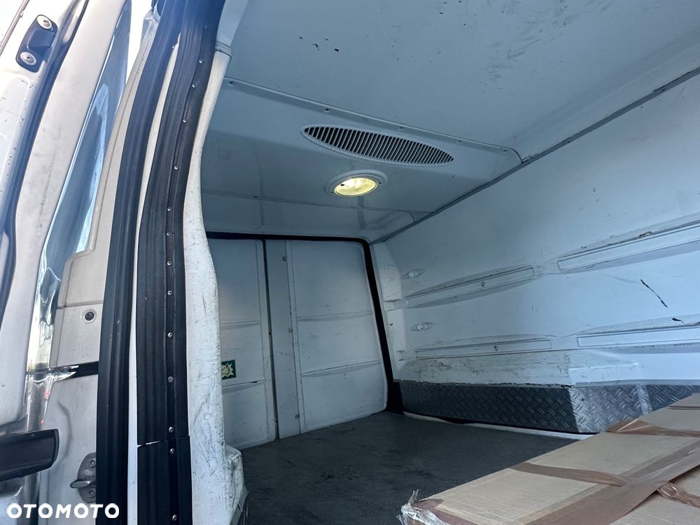 Mercedes-Benz VITO - 14