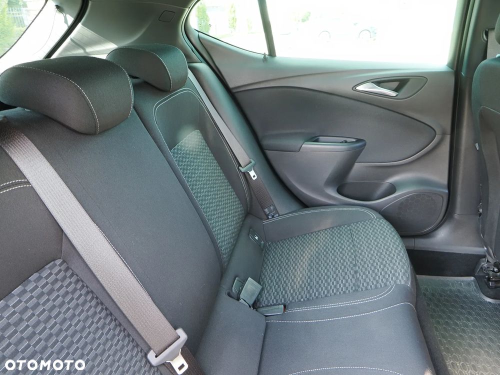 Opel Astra 1.6 T Dynamic S&S - 10
