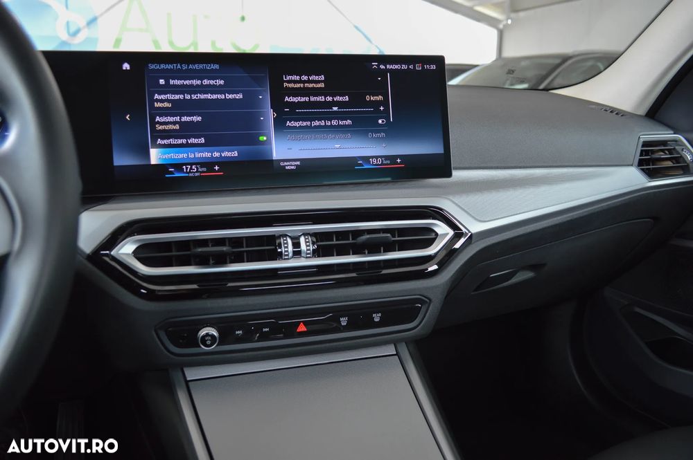BMW Seria 3 320i Aut. Luxury Line - 22