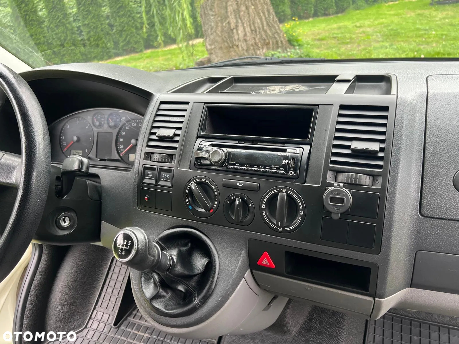 Volkswagen Transporter T5 TDI L1H1 - 11