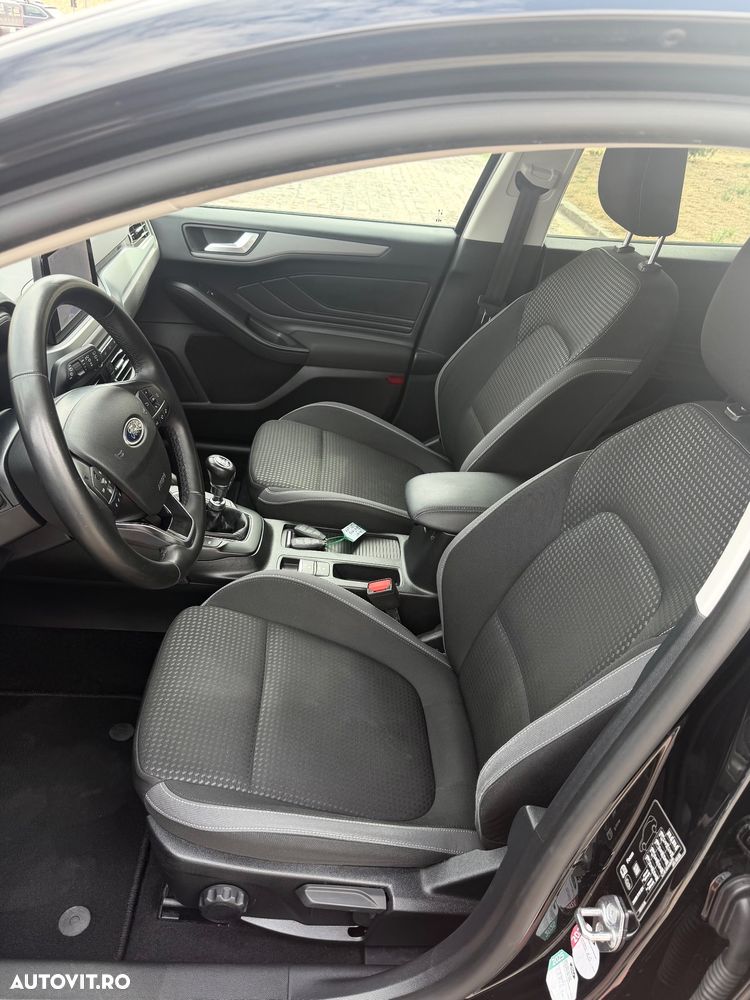 Ford Focus - 8