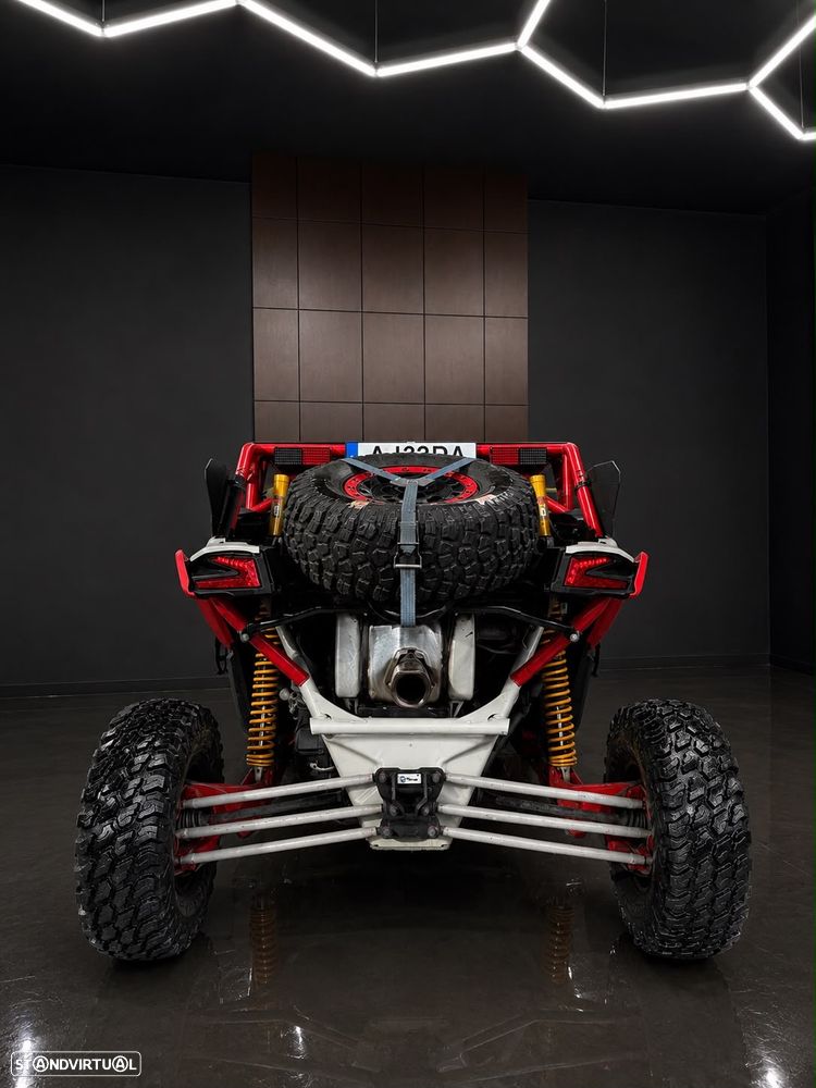 Can-Am Maverick R Maverick RC - 3
