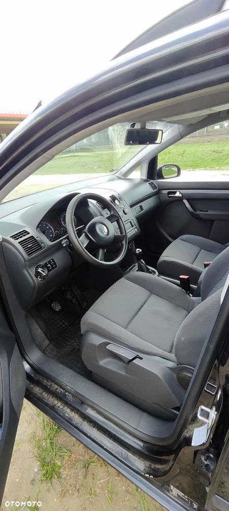 Volkswagen Touran 1.6 - 9