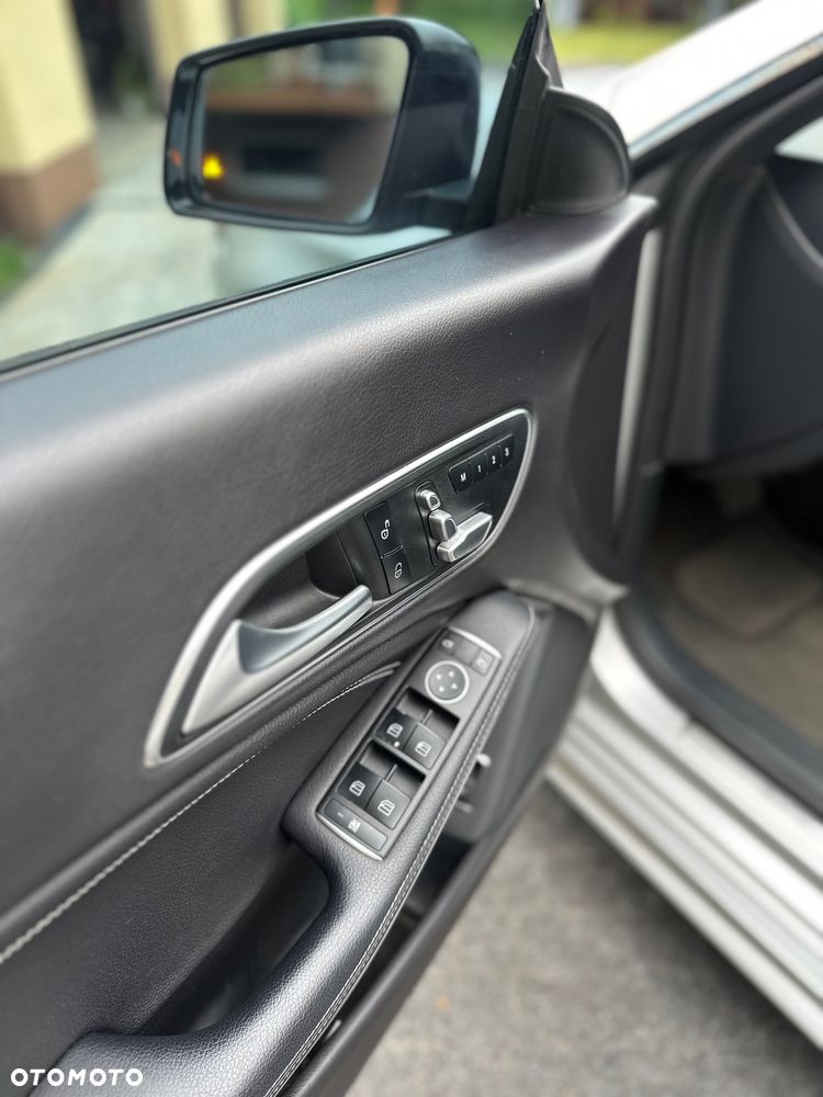 Mercedes-Benz CLA 250 7G-DCT - 10