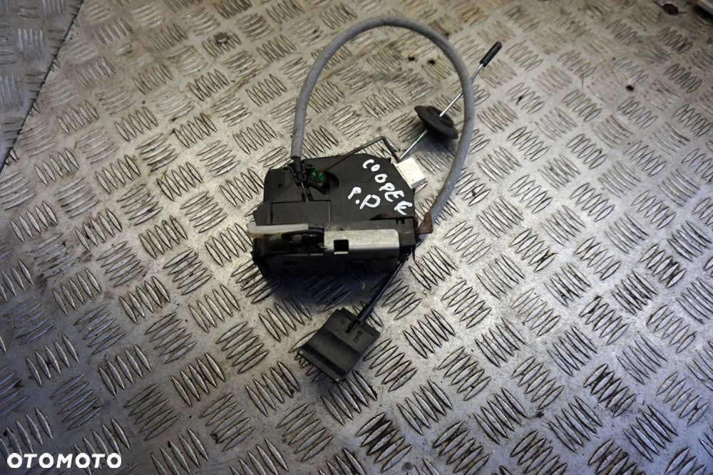 ZAMEK DRZWI PRAWY PRZÓD COOPER II R56 5D HB 4416272 EUROPA MINI 2005-2014 - 1