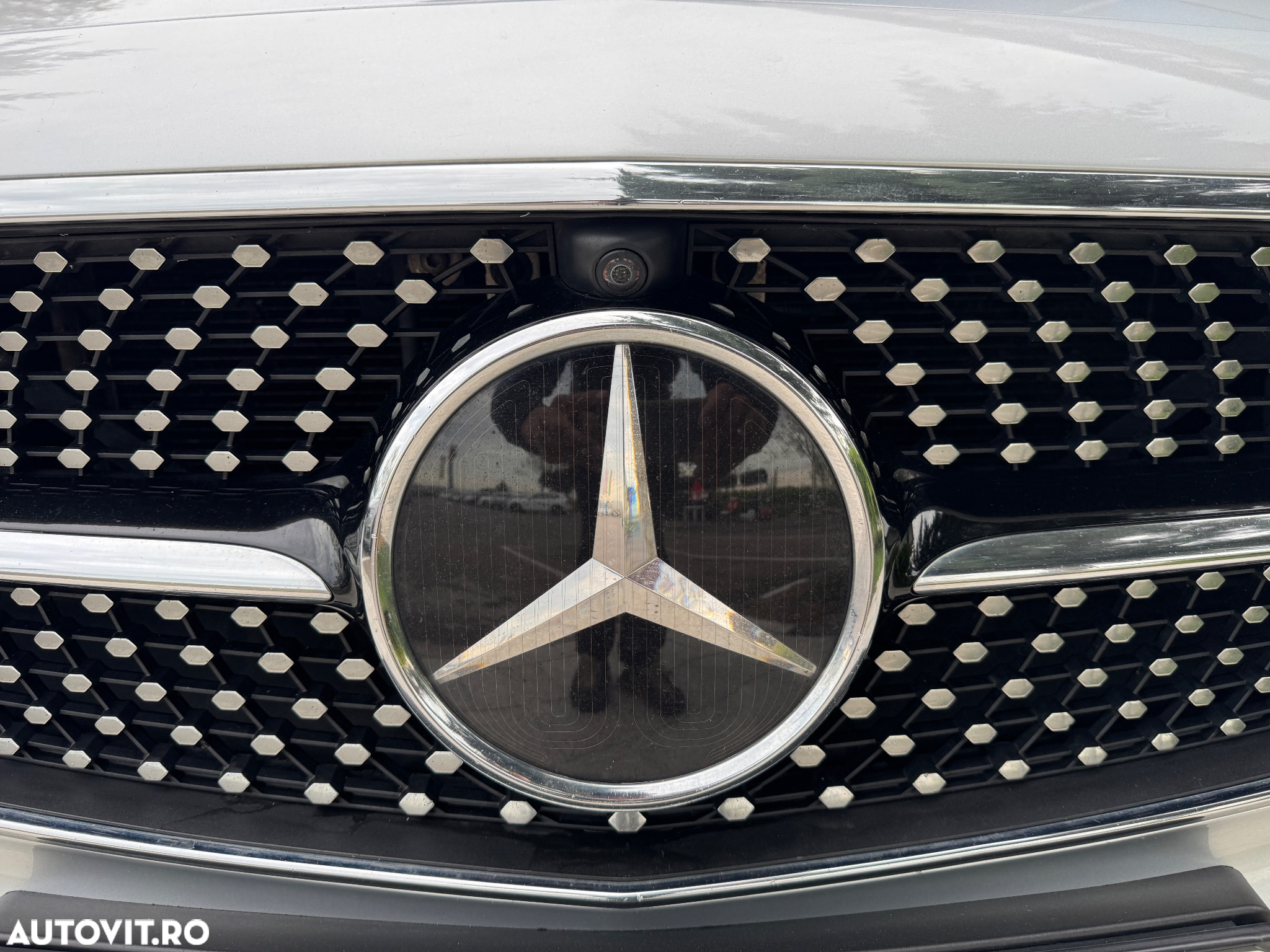 Mercedes-Benz E 220 d Coupe 9G-TRONIC AMG Line - 24