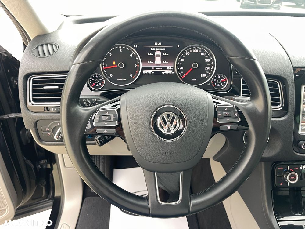 Volkswagen Touareg 3.0 V6 TDI BMT - 38