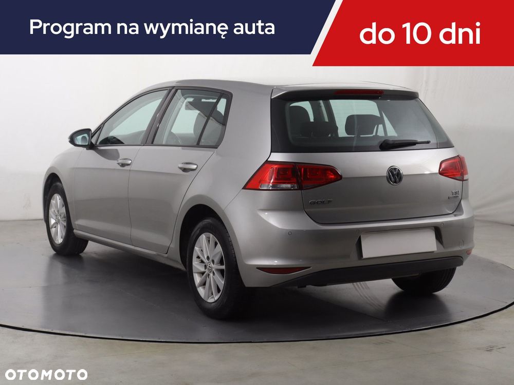 Volkswagen Golf - 6