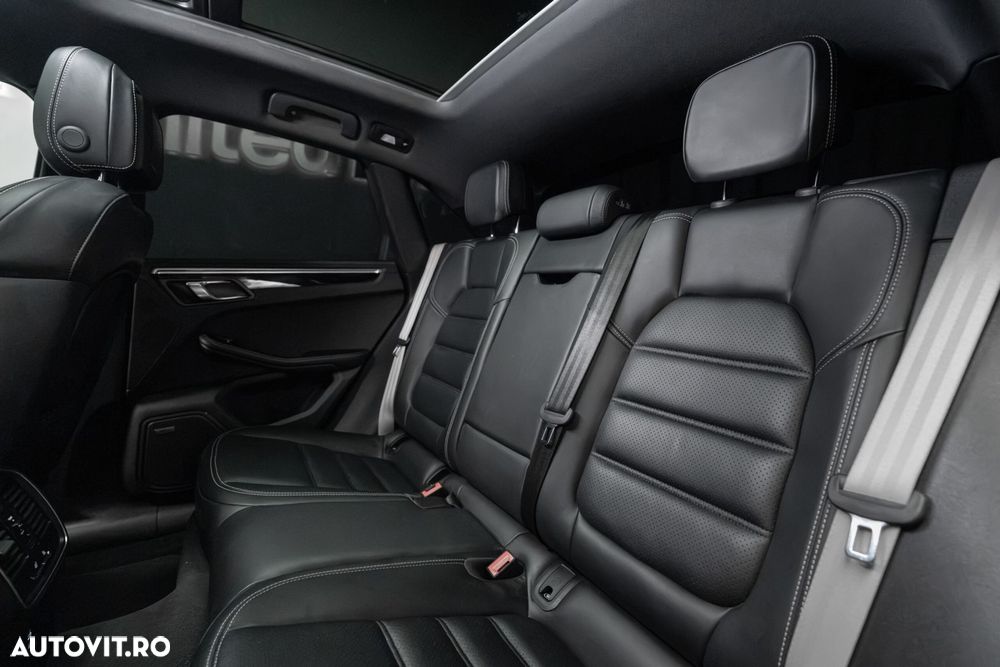Porsche Macan - 30