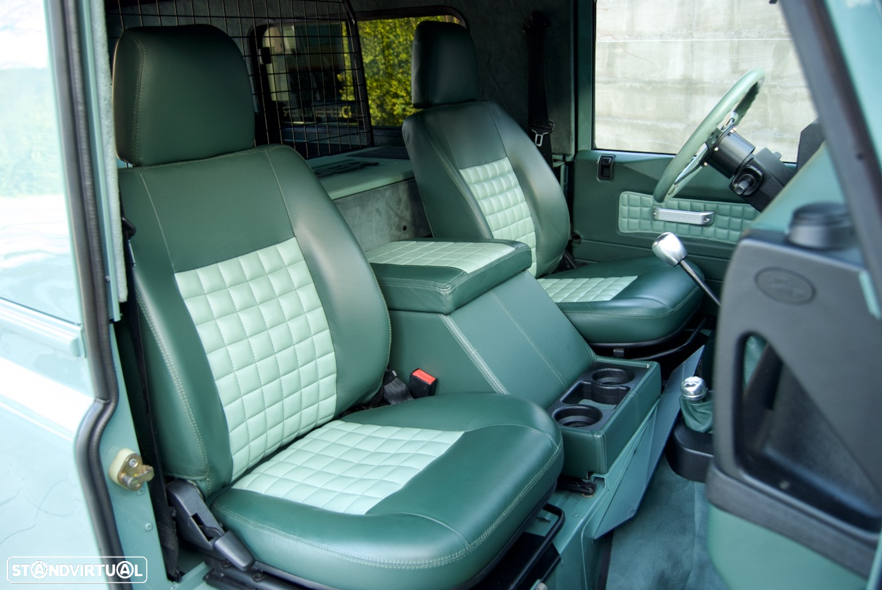 Land Rover Defender 110 2.5 TD5 Metal Top - 17