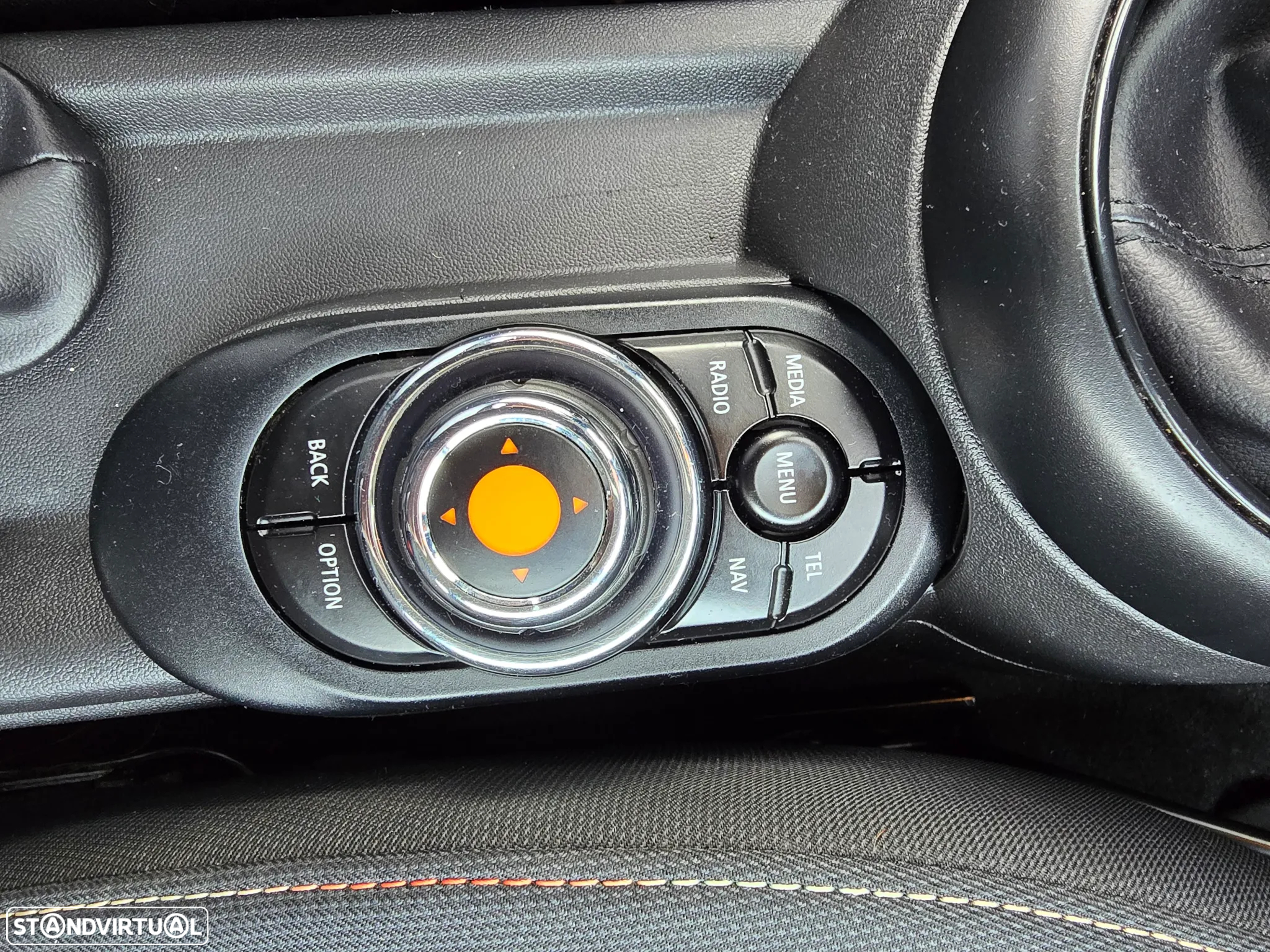 MINI 3 Portas One D - 14