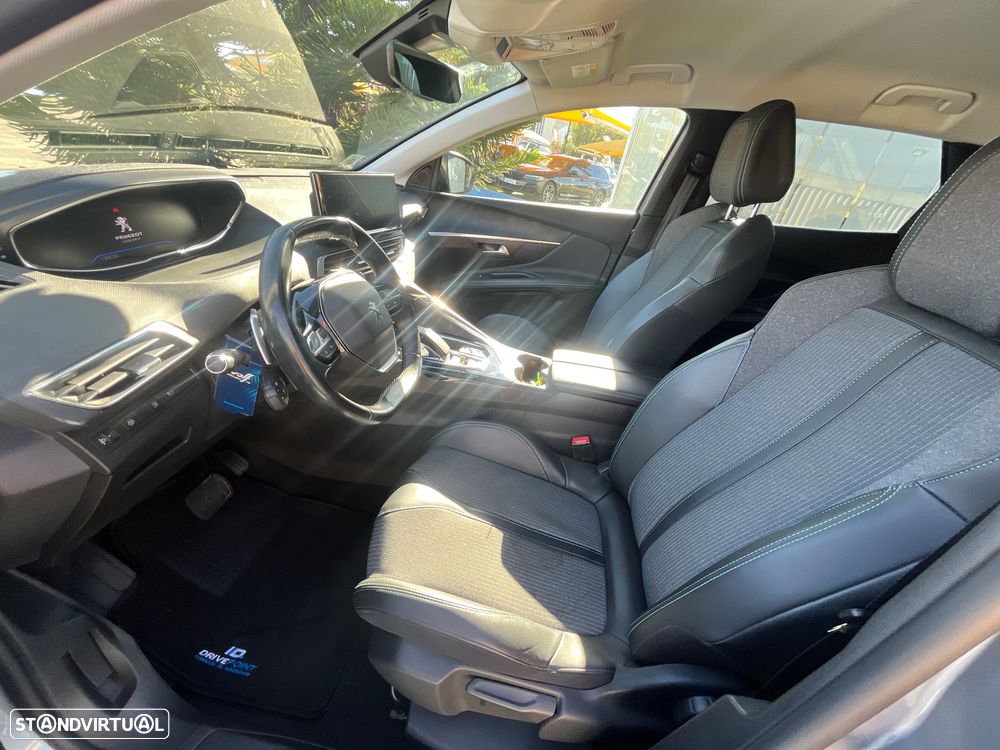 Peugeot 3008 1.6 Hybrid Allure Pack e-EAT8 - 28