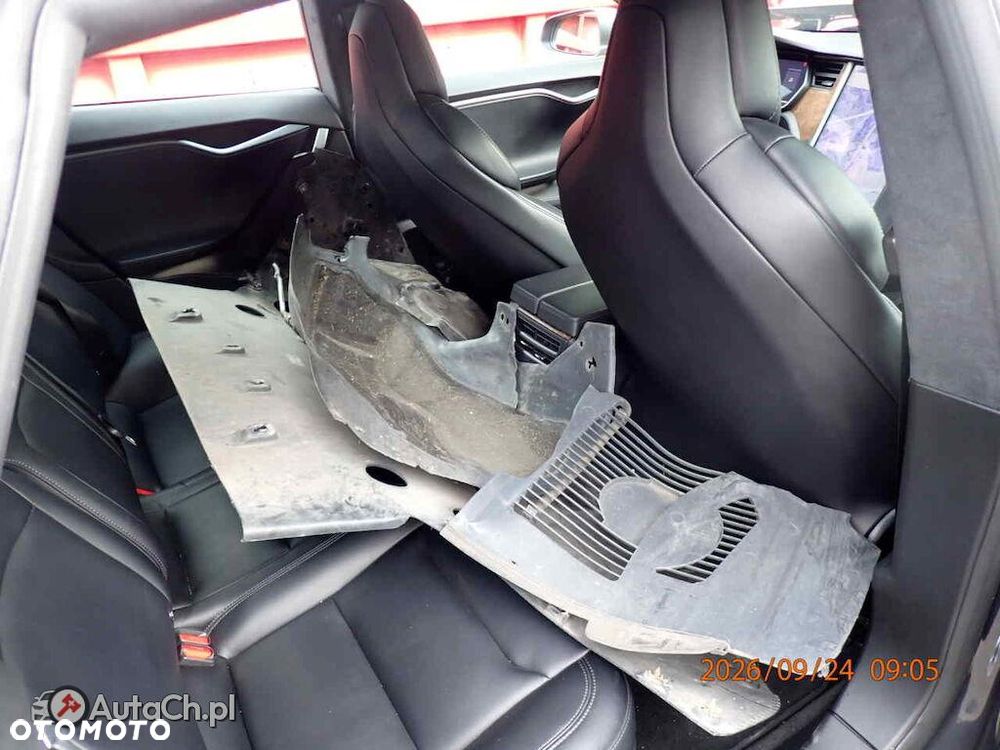Tesla Model S - 20
