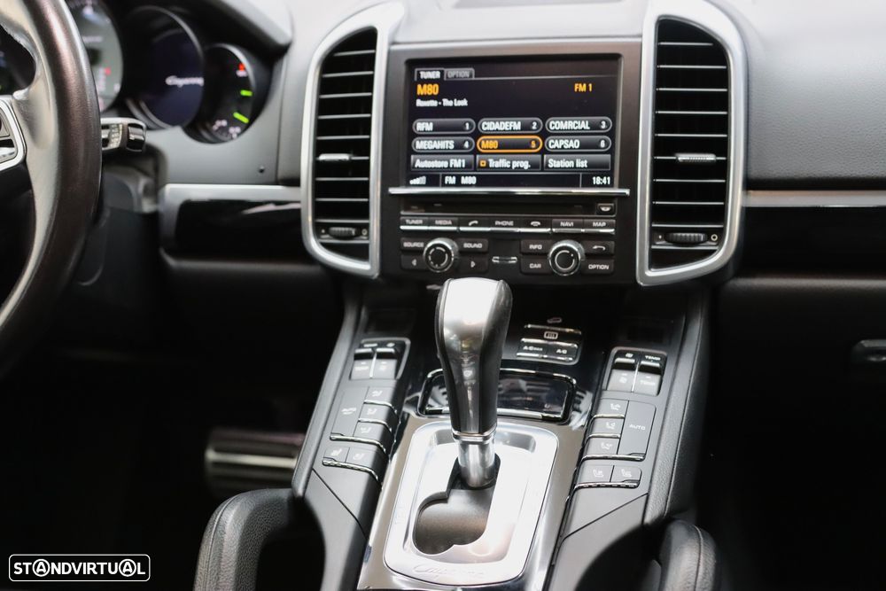 Porsche Cayenne - 17
