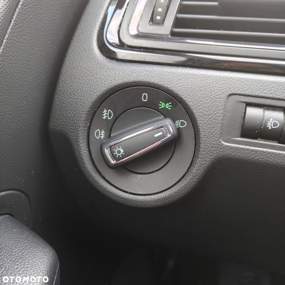 Skoda RAPID 1.2 TSI (Green tec) Ambition - 14