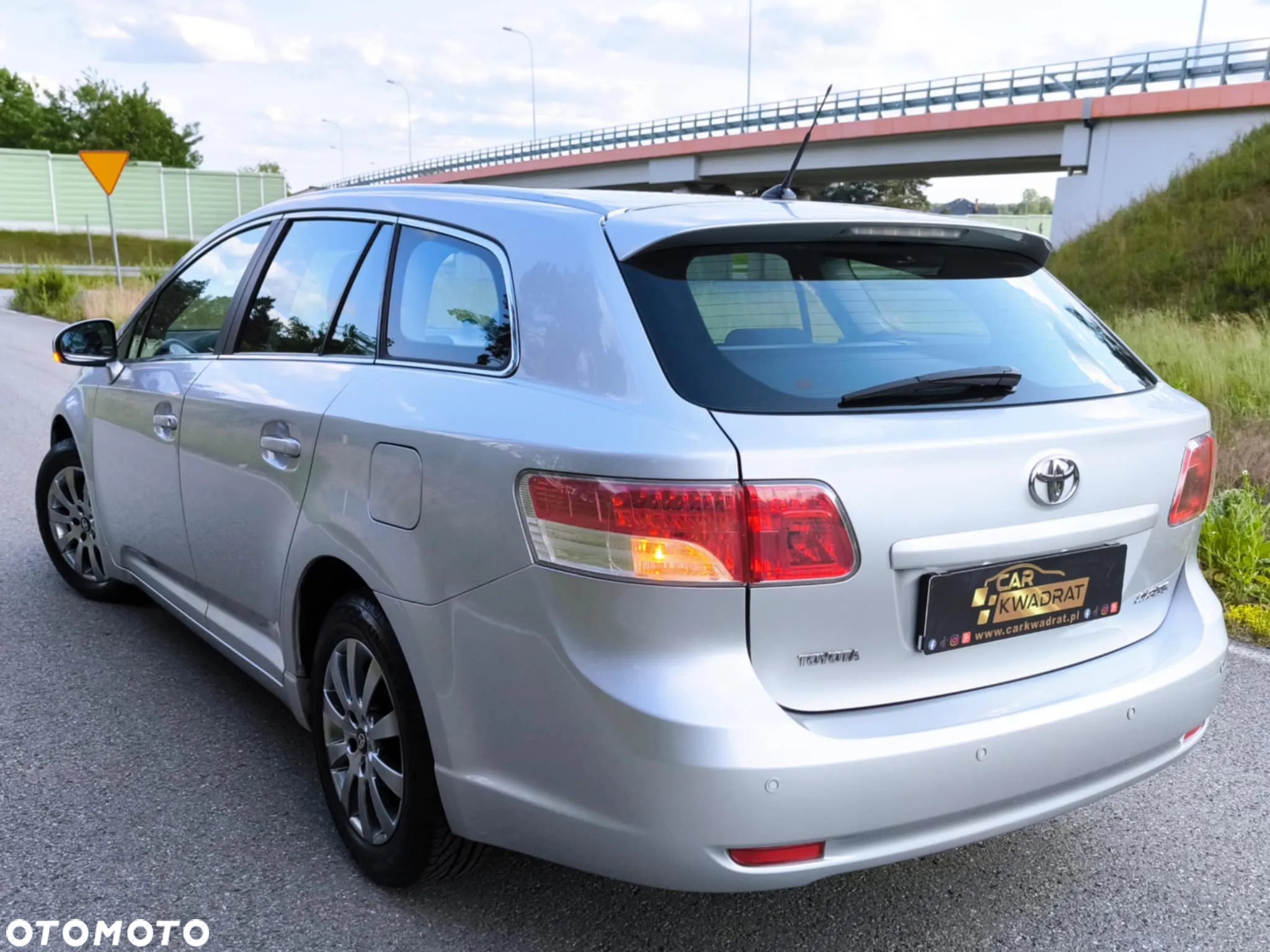 Toyota Avensis Combi 1.6 - 33