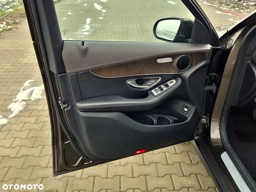 Mercedes-Benz GLC - 22