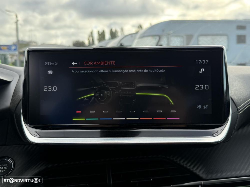 Peugeot 2008 1.2 PureTech GT Line - 32