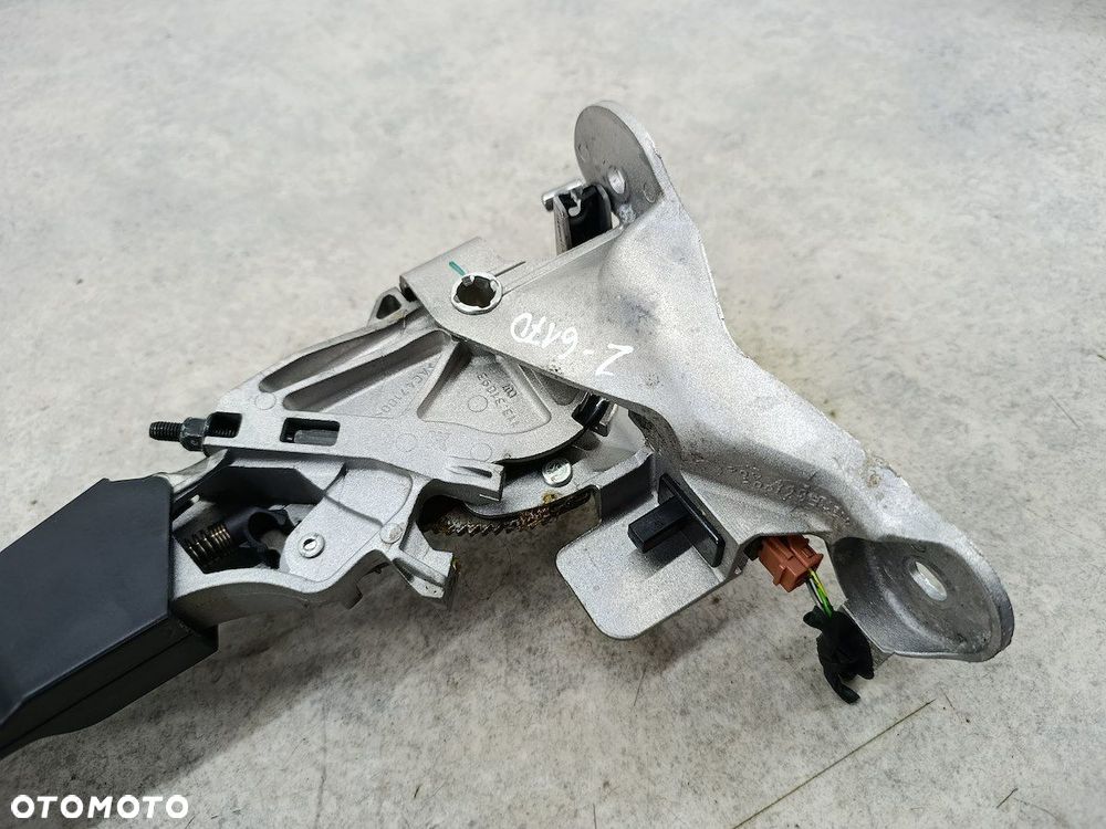 DŹWIGNIA HAMULCA RĘCZNEGO PEUGEOT 2008 I 98067000PD 1.6 E-HDI - 8
