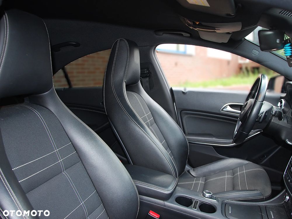 Mercedes-Benz CLA 220 CDI 7G-DCT AMG Line - 9