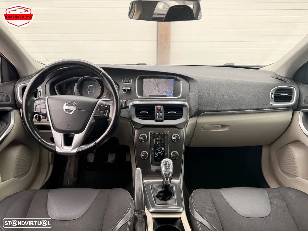 Volvo V40 D2 Momentum - 12