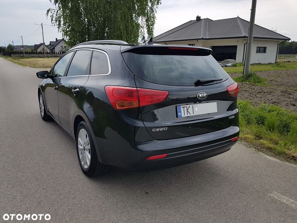 Kia Ceed 1.6 CRDi 136 ISG Dream-Team Edition - 12