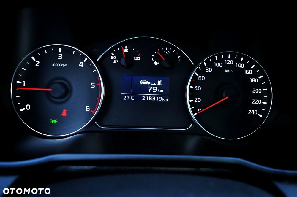 Kia Carens 1.7 CRDi XL 7os - 37