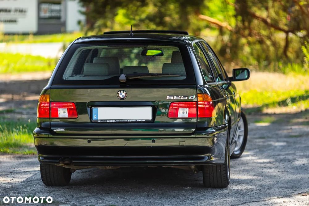 BMW Seria 5 525d Touring - 10