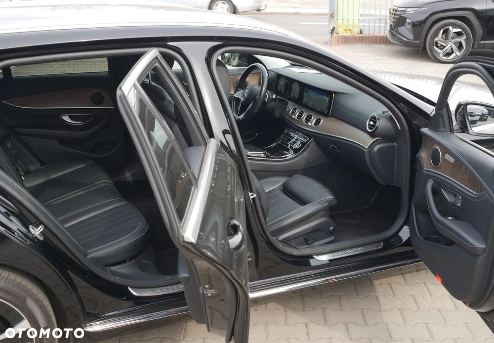 Mercedes-Benz Klasa E 300 de 9G-TRONIC Exclusive - 23