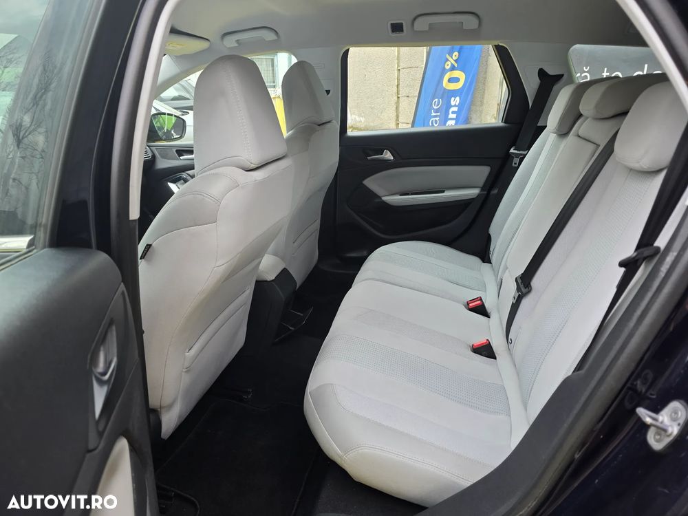 Peugeot 308 BlueHDi FAP 130 EAT8 Stop & Start GT Pack - 11