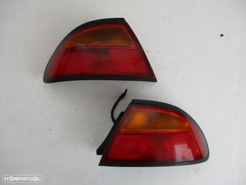 Farol Farolim Trás Mazda 323 F esquerdo - 1