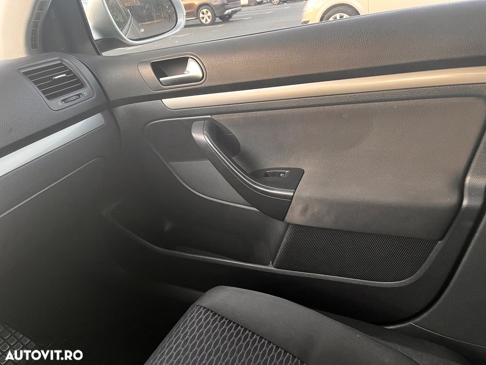 Volkswagen Jetta 1.6 TDI DPF Highline - 17